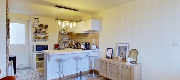 1 bedroom Apartment in Caen, France No. 351243 2