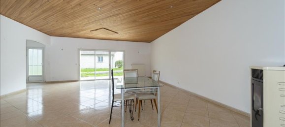 Casa de 3 dormitorios en Cubnezais, France No. 286779 3