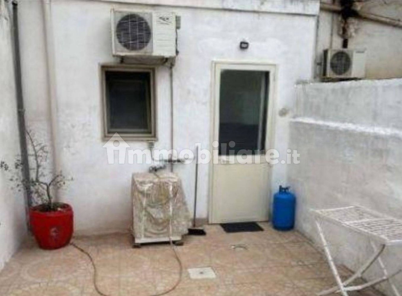 Propiedad comercial de 3 habitaciónes en Avetrana, Italy No. 101789