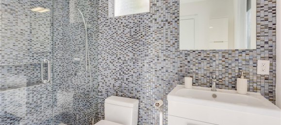 5 Schlafzimmer Villa in Miami, USA, Nr. 615267 20