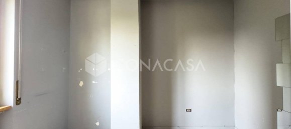 3 rooms Apartment in San Donato Milanese, Italy No. 266710 5