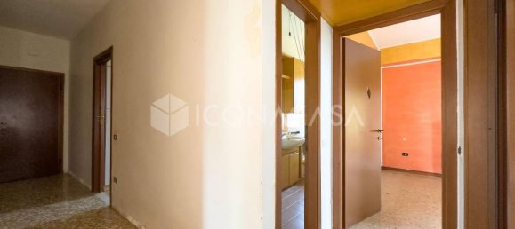3 rooms Apartment in San Donato Milanese, Italy No. 266710 31