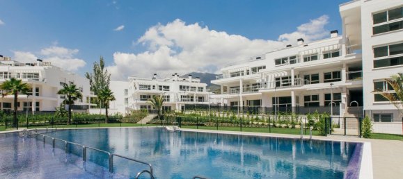 2 bedrooms Apartment in Benahavis, Spain No. 4599 2