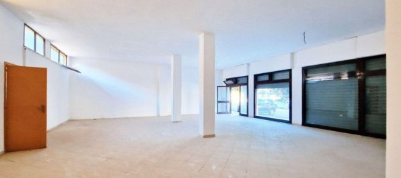  عقار تجاري في San Pietro in Lama, Italy 120متر مربع رقم 374905 2