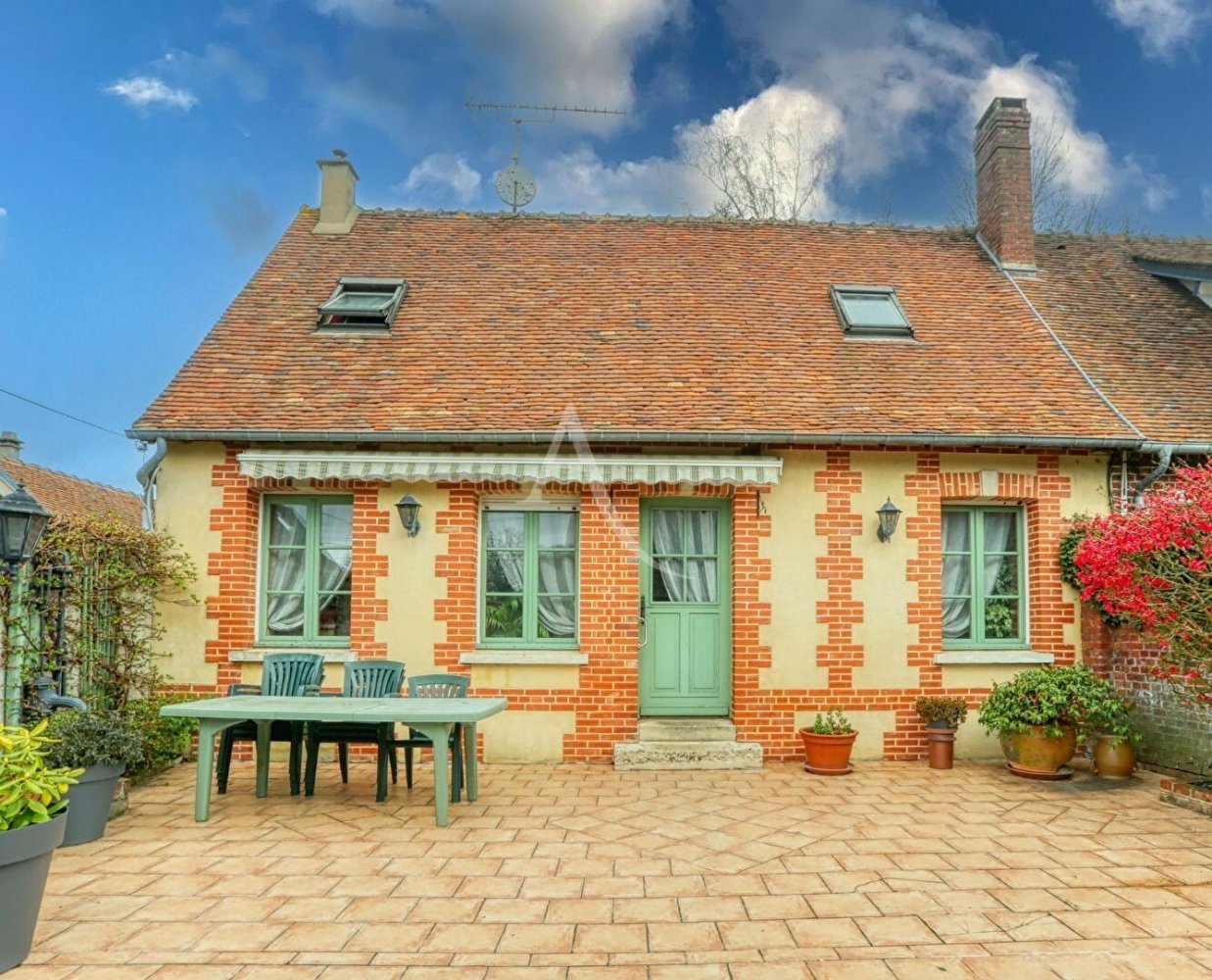 2 bedrooms House in Lalandelle, France No. 70209