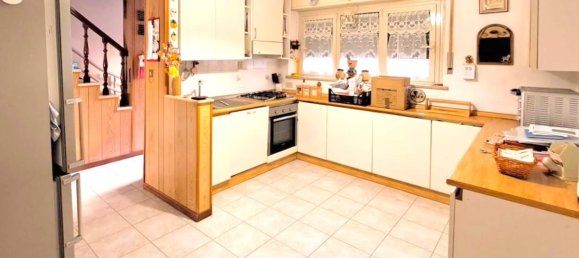 5 rooms House in Perugia, Italy No. 113236 39