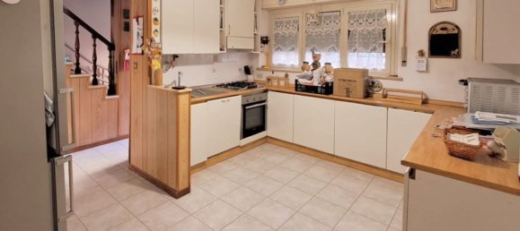 5 rooms House in Perugia, Italy No. 113236 26