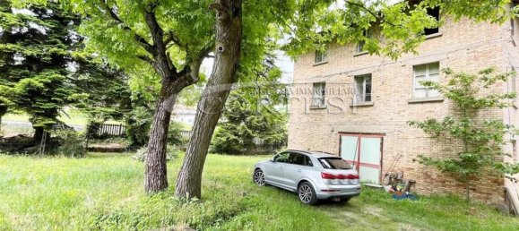 5 rooms House in Città di Castello, Italy No. 91250 3