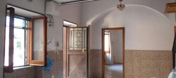 3 rooms Apartment in Afragola, Italy No. 123470 2