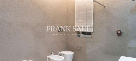 3 chambres Appartement à Ta' Xbiex, Malta No. 10482 4