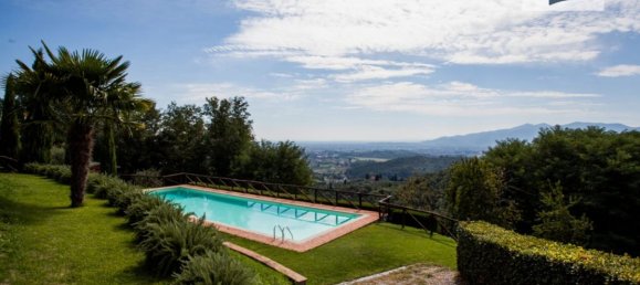 8 bedrooms Villa in Lucca, Italy No. 377447 3