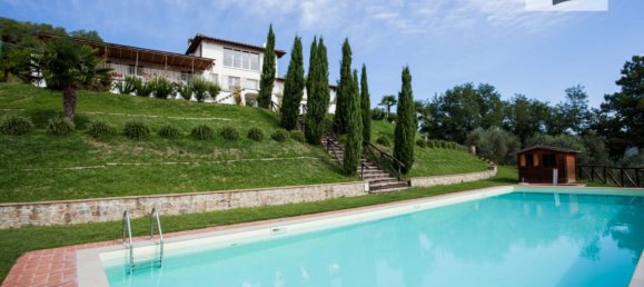 8 bedrooms Villa in Lucca, Italy No. 377447 7
