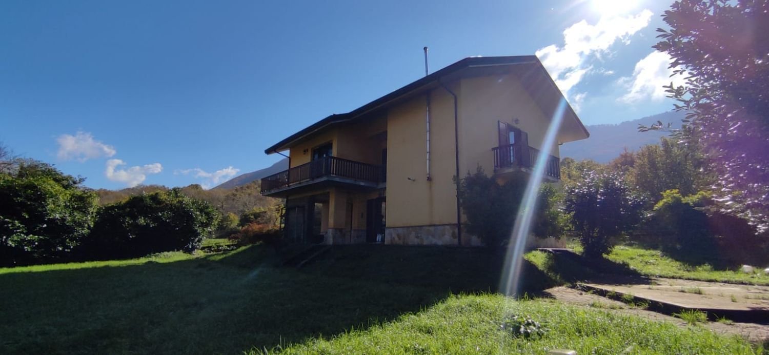 6 rooms Villa in Letino, Italy No. 143323
