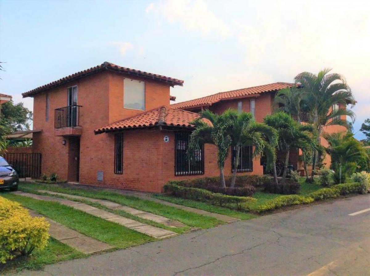 3 bedrooms House in Valle del Cauca, Colombia No. 7611