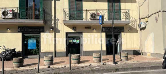 5-salle Propriété commerciale à Pozzuoli, Italy No. 211762 2