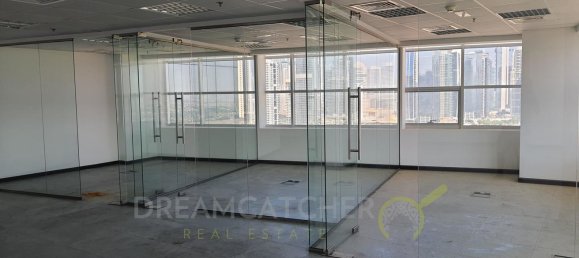 157.28m² Office in Jumeirah Lake Towers, UAE No. 223 2