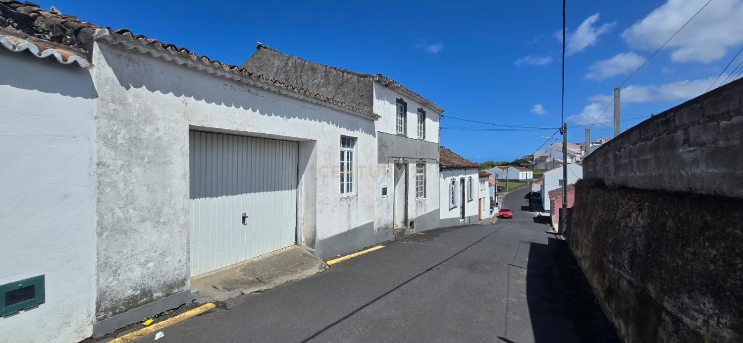 Villa de 3 dormitorios en Nordeste, Portugal No. 295564