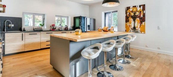 6 Schlafzimmer Schlösser in Nantes, France, Nr. 96352 3