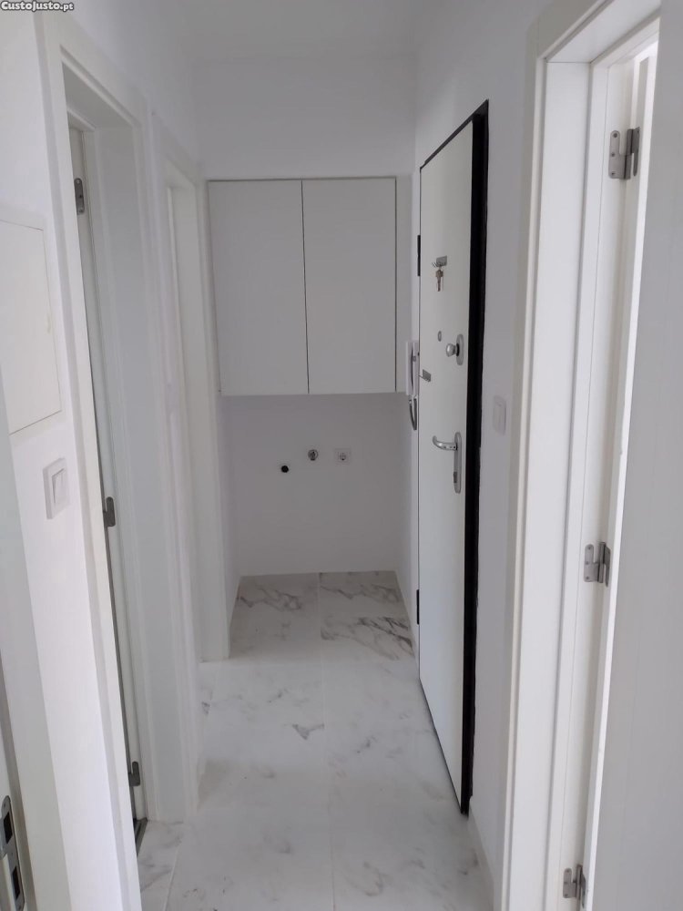 1 bedroom Apartment in Almada, Portugal No. 256471