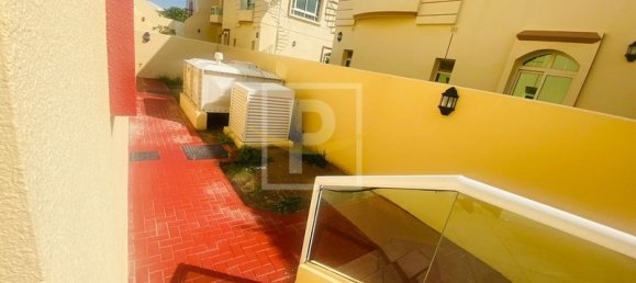 5 Schlafzimmer Villa in Umm Suqeim, UAE, Nr. 6553 18