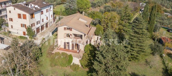 Casa de 4 dormitorios en Perugia, Italy No. 50324 33