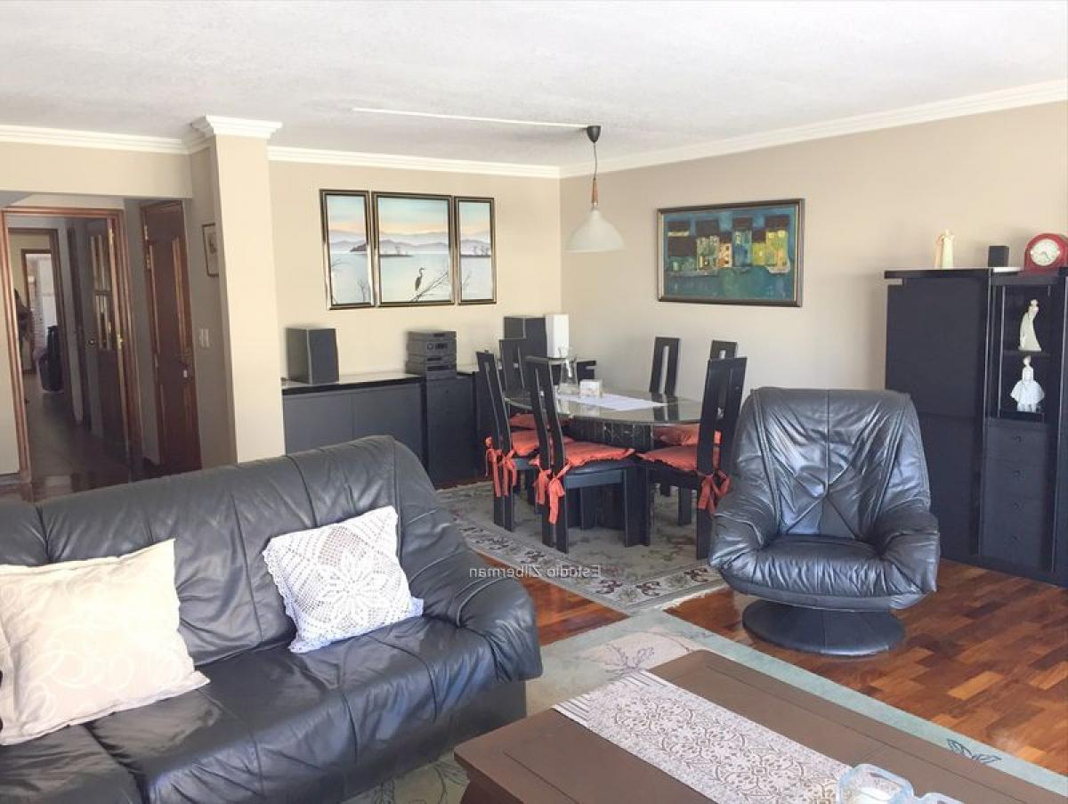 Apartamento de 3 dormitorios en Montevideo, Uruguay No. 6313