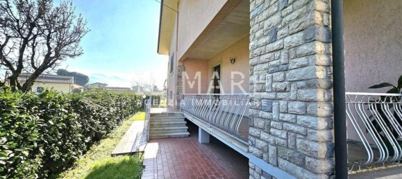 7 rooms Villa in Montignoso, Italy No. 48871 6