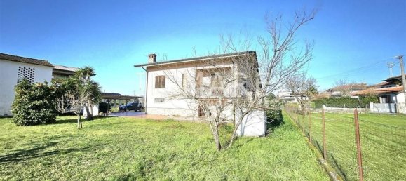 7 rooms Villa in Montignoso, Italy No. 48871 4
