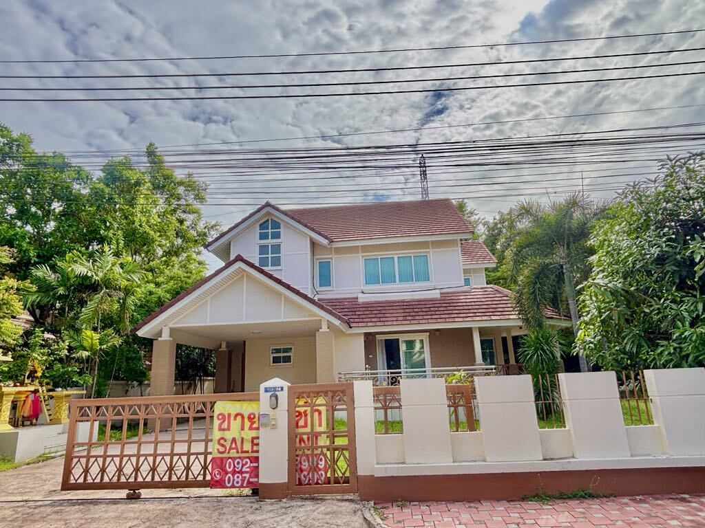 3 bedrooms House in Pattaya, Thailand No. 64296