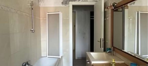 3 rooms Apartment in Legnano, Italy No. 287595 5