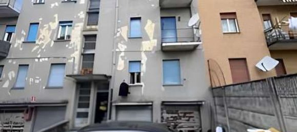 3 rooms Apartment in Legnano, Italy No. 287595 2