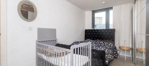 Apartamento de 2 dormitorios en Redhill, United Kingdom No. 12311 7