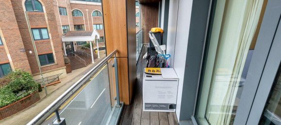 Apartamento de 2 dormitorios en Redhill, United Kingdom No. 12311 13