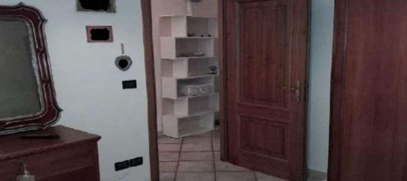 Apartamento de 9 divisões em Ardea, Italy N.º 14551 10