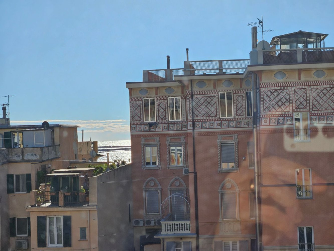 9غرفة شقة في Genoa, Italy رقم 136666