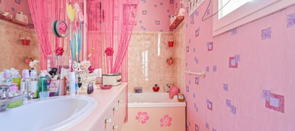 Дом с 4 спальнями в Тие, Франция № 126644 9