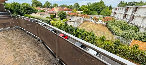 Estudio en Bordeaux, France No. 364121 3