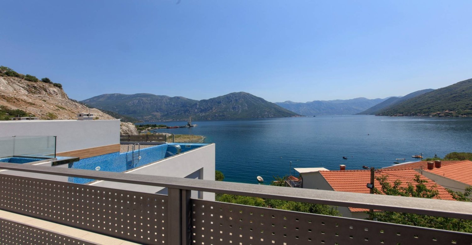 3 bedrooms Villa in Kotor, Montenegro No. 233