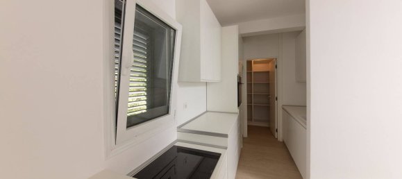 3 bedrooms Villa in Kotor, Montenegro No. 233 9