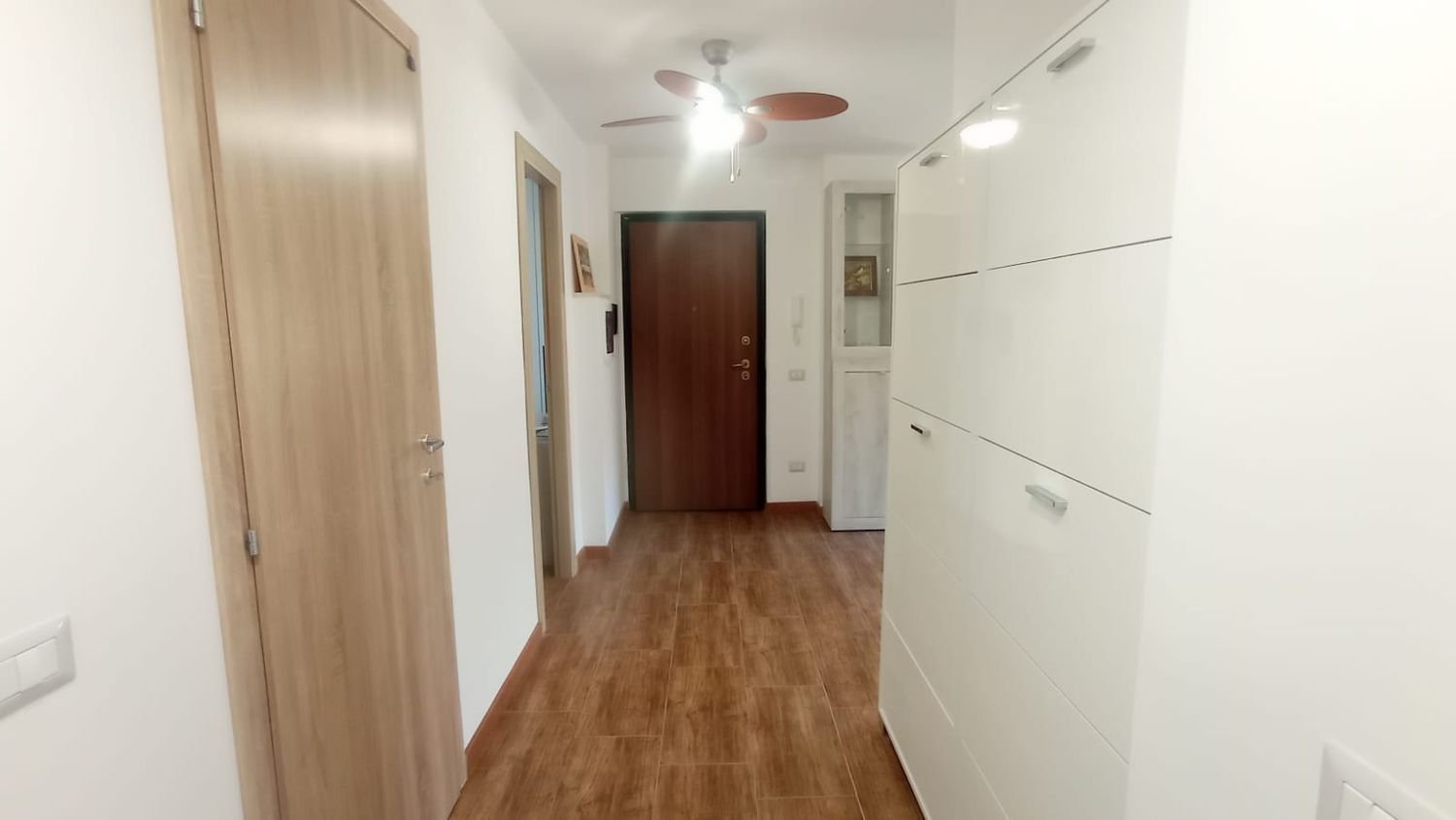 Apartamento de 4 habitaciónes en Ladispoli, Italy No. 280440