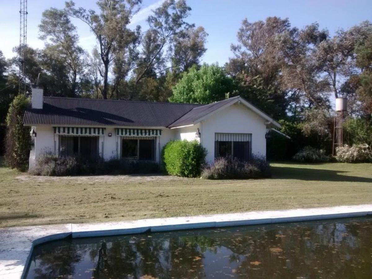 2 bedrooms House in Lobos, Argentina No. 12642