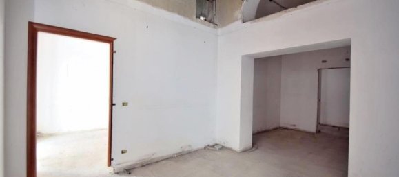 100m² Office in Genoa, Italy No. 118716 2