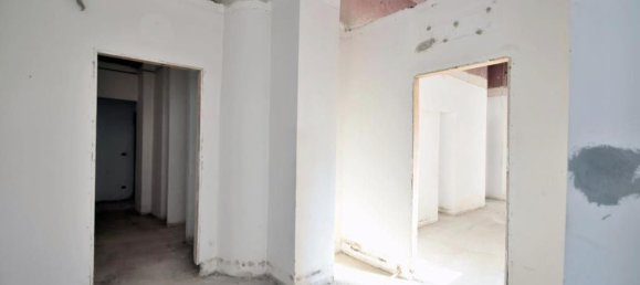 100m² Office in Genoa, Italy No. 118716 8