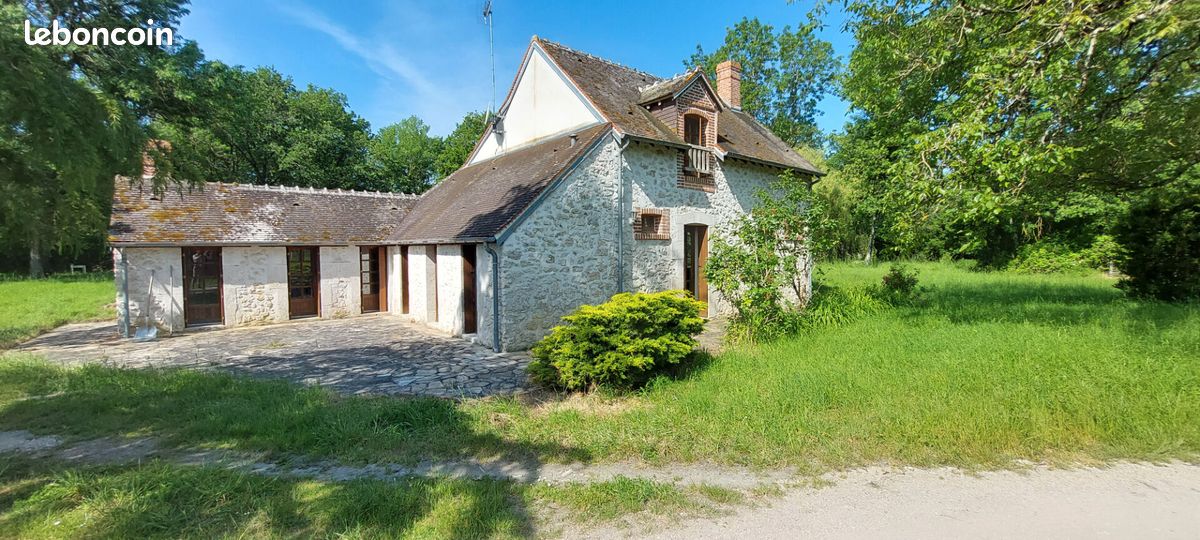 4 chambres Terrain à La Ferté-Saint-Cyr, France No. 90258
