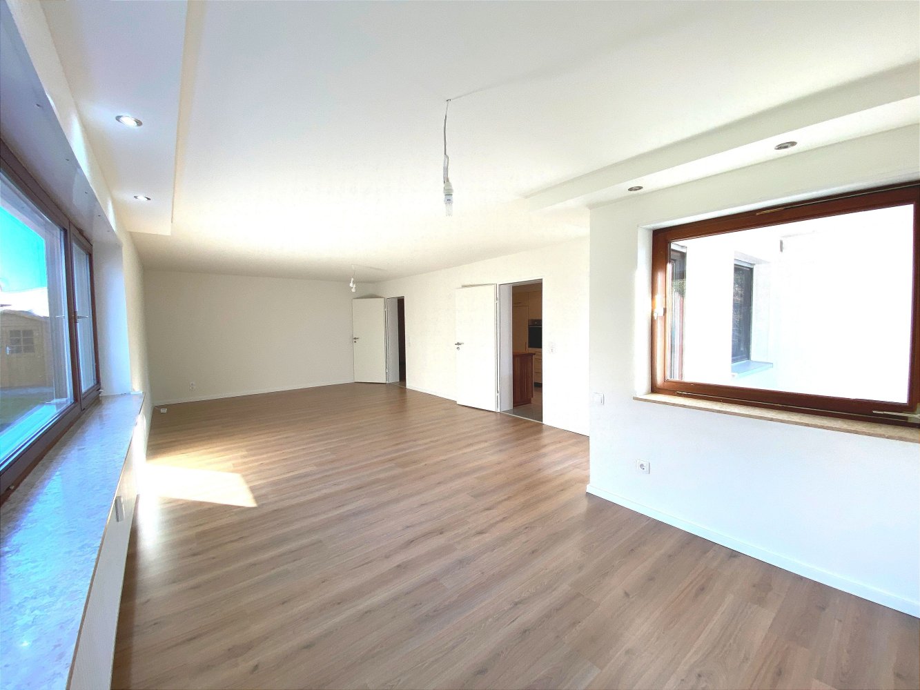 Квартира с 3 комнатами в Баден-Вюртемберг, Германия № 17098