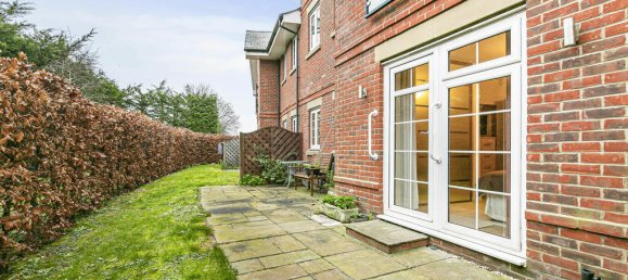 2 bedrooms Apartment in Egham, United Kingdom No. 8643 5