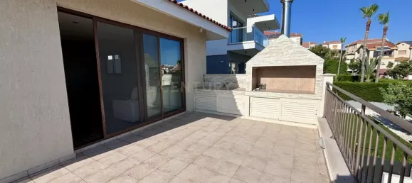4 bedrooms Villa in Agios Athanasios, Cyprus No. 3745 30