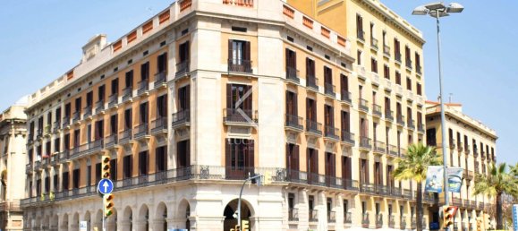 Ático de 3 dormitorios en Ciudad Vieja, Spain No. 169082 4