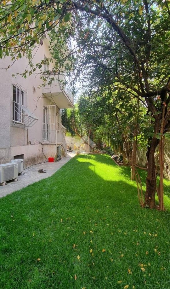 4 bedrooms Apartment in Rome, Italy No. 349134