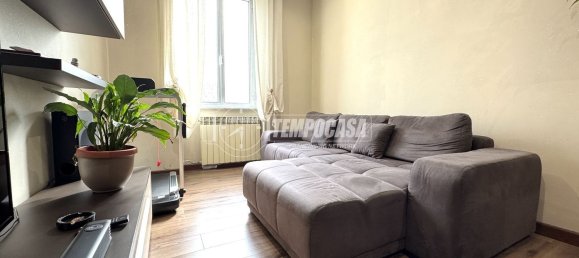 4-salle Appartement à Genoa, Italy No. 105769 2